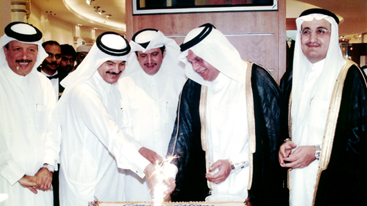 HE Mr. Abdullah bin Hamad Al Attiyah, HE Sheikh Hamad bin Suhaim Al Thani, HE Sheikh Mohammed bin Fahad Al Thani, HE Mr. Yousef Hussain Kamal Al Emadi and Mr. Bader Abdullah Al-Darwish during the opening of Modern Home, Al Maha Center